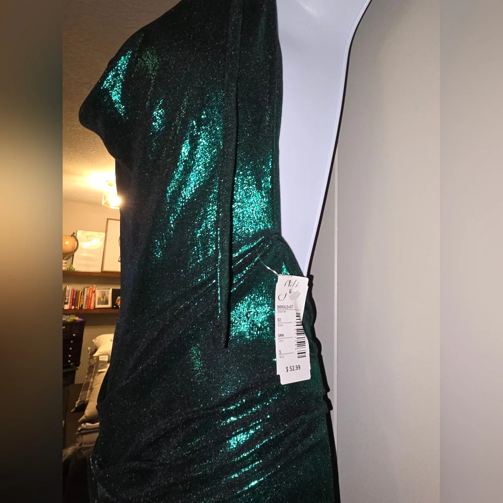 Giti brand green statement gown - Picture 5 of 7